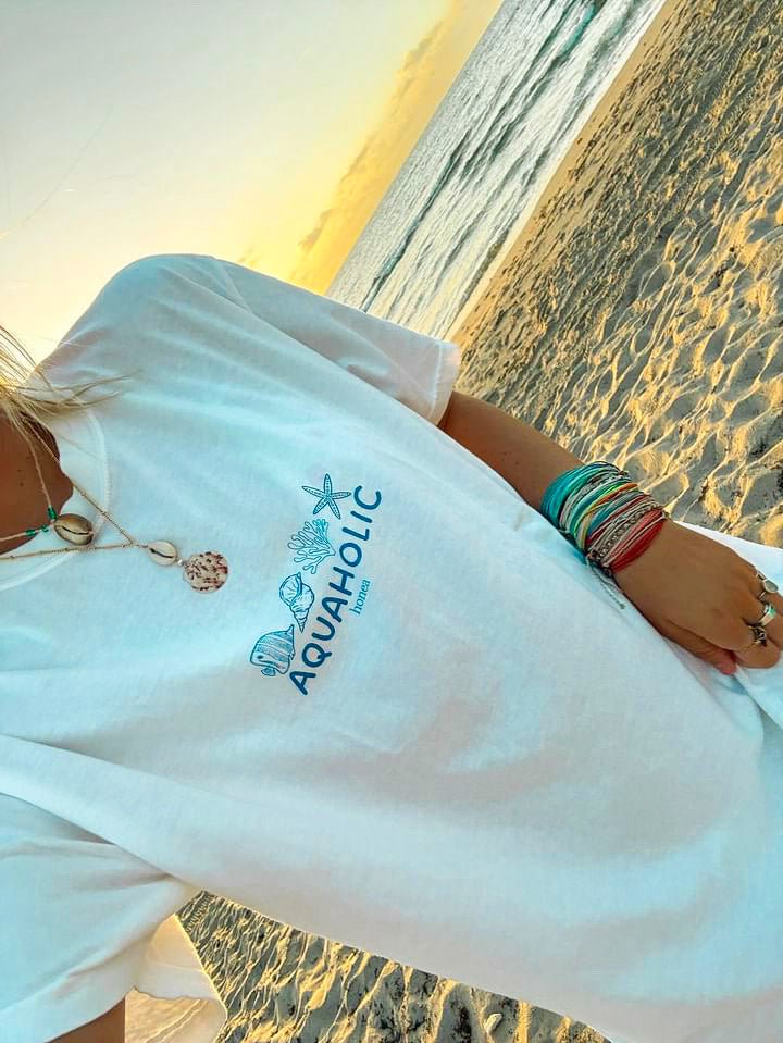 Aquaholic Tee